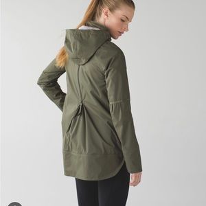 Lululemon Women’s rain jacket size 10